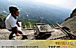 月入上数万的十大冷门职业TOP1-悬崖施工人
