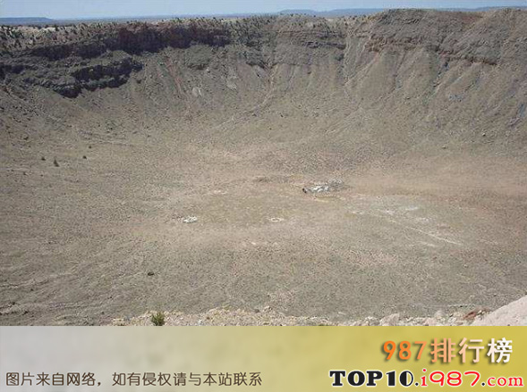 十大世界著名的陨石坑之美国亚利桑那州巴林格陨石坑
