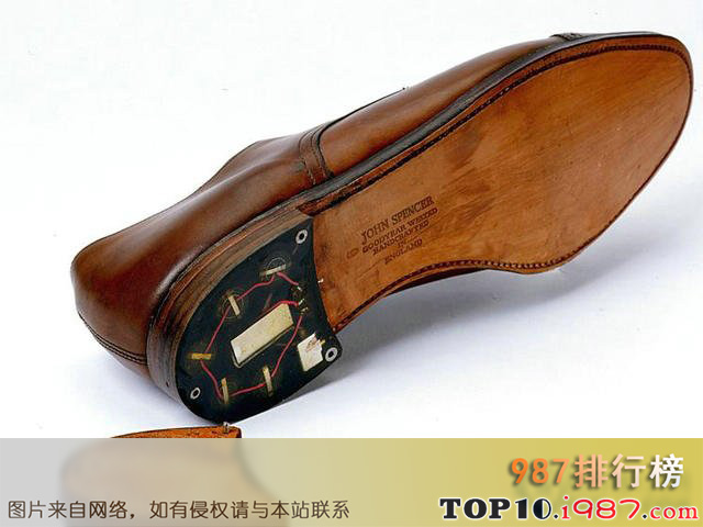 十大上世纪间谍使用的奇葩工具之鞋子