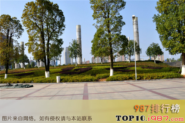 十大连云港公园之中国东海水晶城淘晶广场