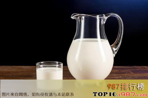 十大最补脑的食物之牛奶