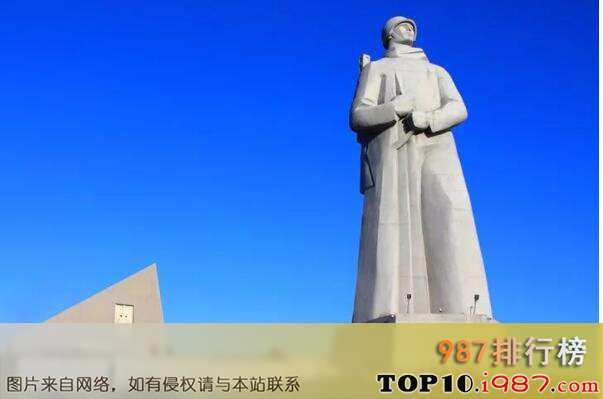 十大俄罗斯最著名的雕塑之阿廖沙纪念碑